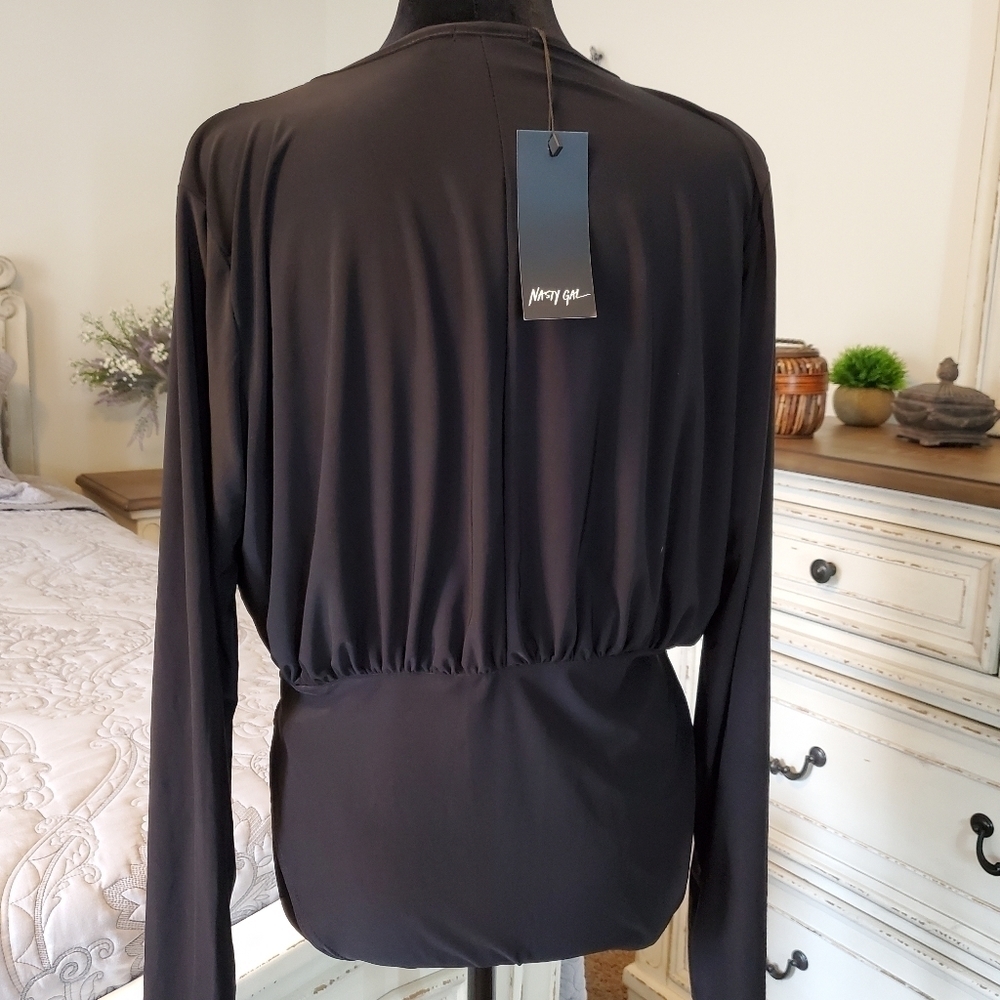 Nasty Gal Black V-Neck Bodysuit Sz 8 - Picture 3 of 12